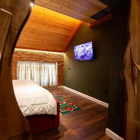 La Montagna Hotel Barc (Korce)