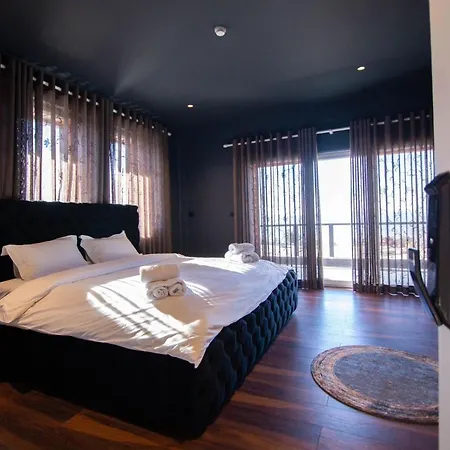 Hotel La Montagna Barc (Korce)