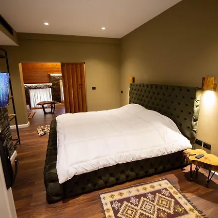 La Montagna Hotel Barc (Korce)