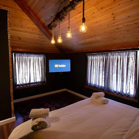 La Montagna 4* Barc (Korce)