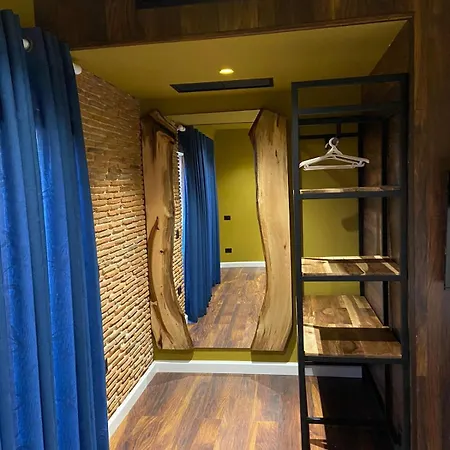 La Montagna Hotel Korce